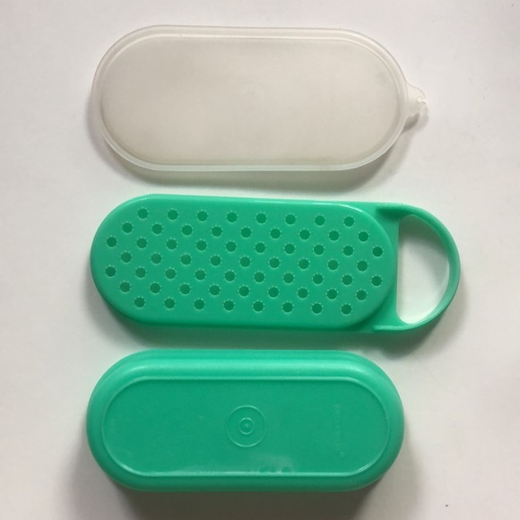 Tupperware Jadeite Vintage Oval Cheese Grater With Lid Food Storage Container - Picture 2 of 11